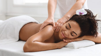 Beneficios da Massagem Relaxante na Água Fria